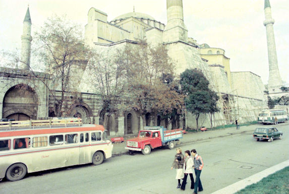 1976.11 Istanbul, Turkey 36-19