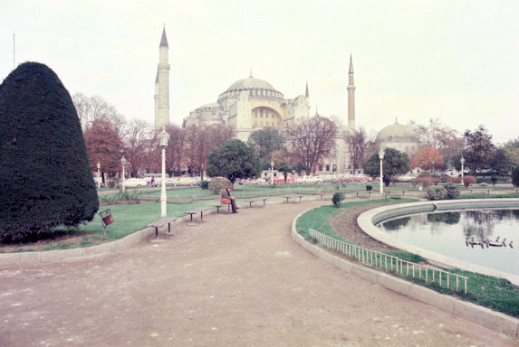 1976.11 Istanbul, Turkey 37-06